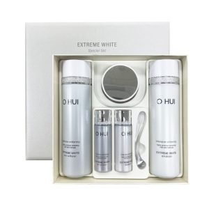 Подарочный набор OHUI Extreme White 3 предмета – Осветляющий уход с экстрактом снежного лотоса: тонер, эмульсия и крем для сияющей и ровной кожи.