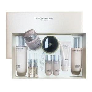 Подарочный набор из 4 средств OHUI Miracle Moisture – корейский уход для интенсивного увлажнения и баланса кожи