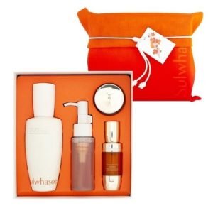 Sulwhasoo First Care Activating Serum VI 90ml Gift Set – premium Korean skincare set featuring the iconic boosting serum and complementary items for radiant, balanced skin.