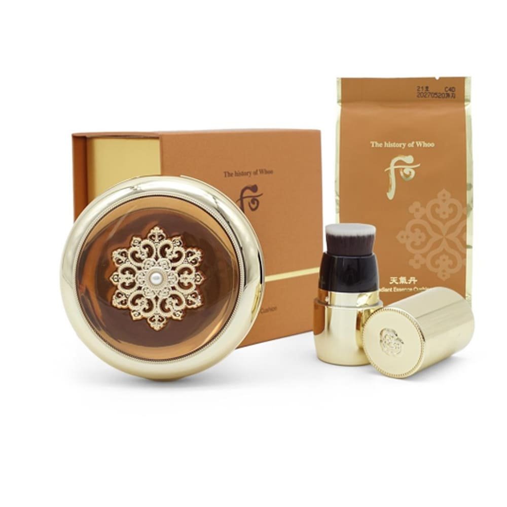 Luxury cushion foundation with radiant essence for glowing skin